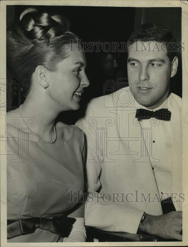 1966 Press Photo Maureen Glasheen with Mike Allyn at formal event in New York - Historic Images