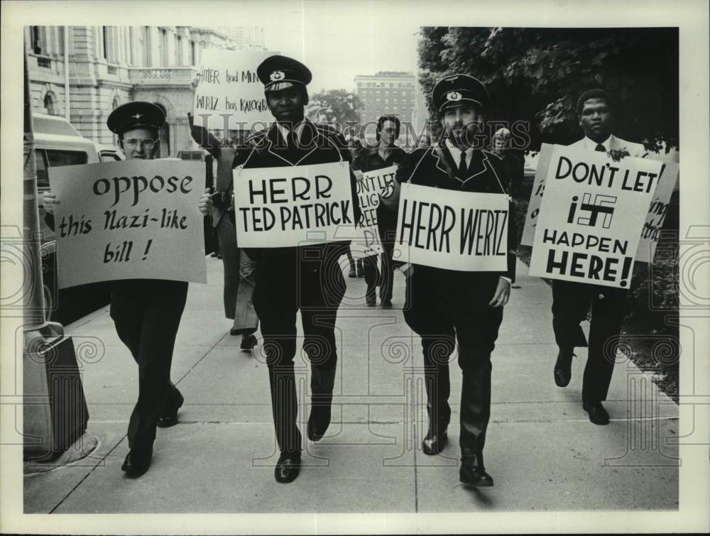 1979 Press Photo Ad Hoc Committee Against Nazism protest in Albany, New York - Historic Images