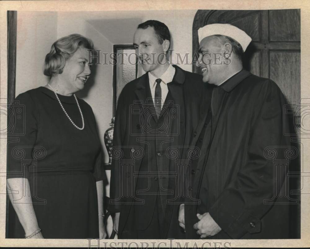 1967 Press Photo Mrs. James E. Allen Jr. greets guests in Albany, New York - Historic Images