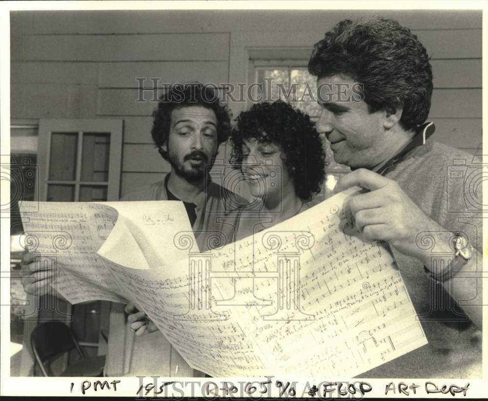 1978 Press Photo Trio looks over sheet music in Massachusetts - Historic Images