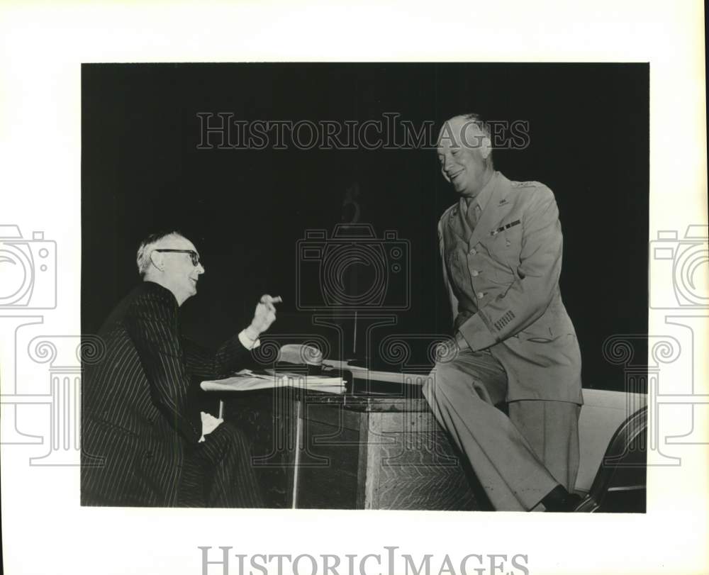 Press Photo James L. Kilgallen, International News Service reporter, New York - Historic Images