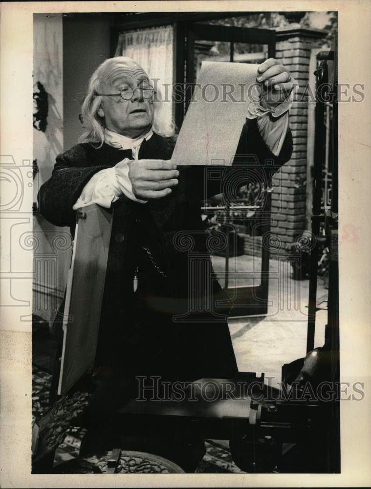 1974 Press Photo Eddie Albert stars in &quot;The Ambassador&quot; on CBS Television - Historic Images