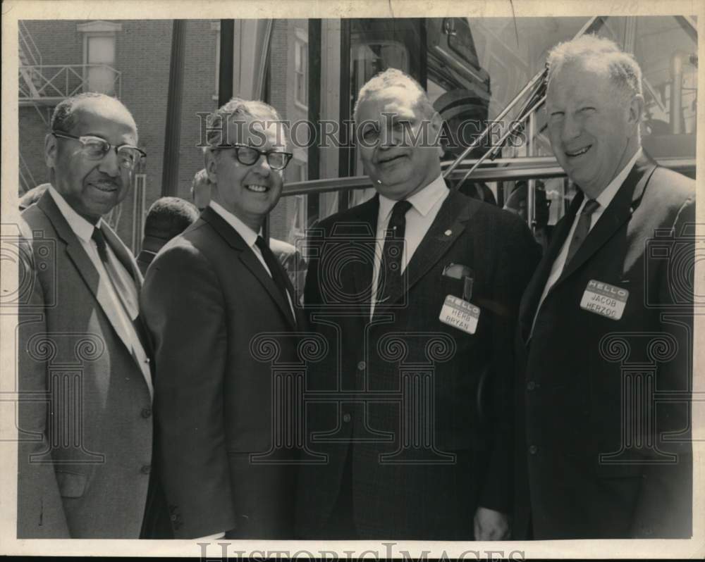 1966 Press Photo Officials tour urban renewal projects in Albany, New York - Historic Images