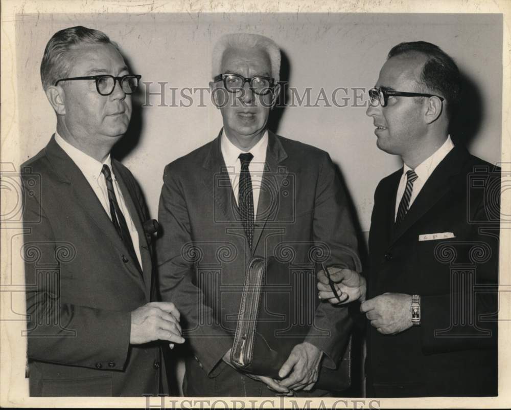 1964 LaBelle Brothers defense attorneys at Troy, New York courthouse-Historic Images