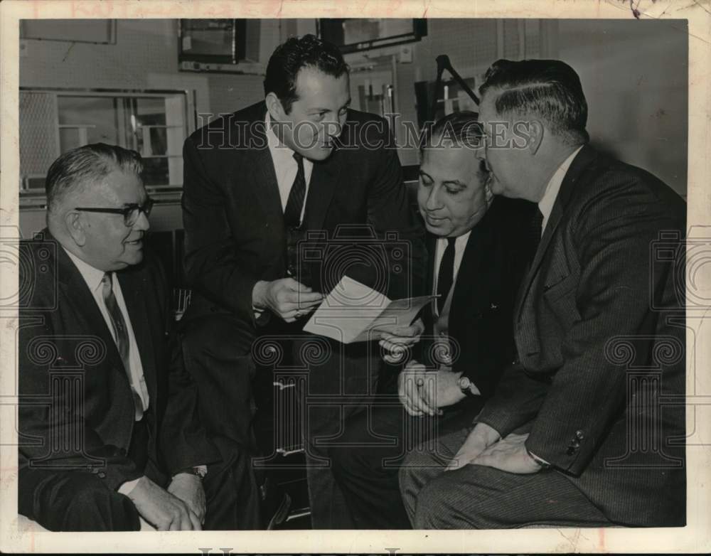 Press Photo Republicans host annual Lincoln Day Dinner in Albany, New York - Historic Images