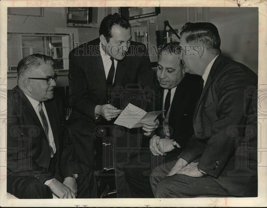 Press Photo Republicans host annual Lincoln Day Dinner in Albany, New York - Historic Images