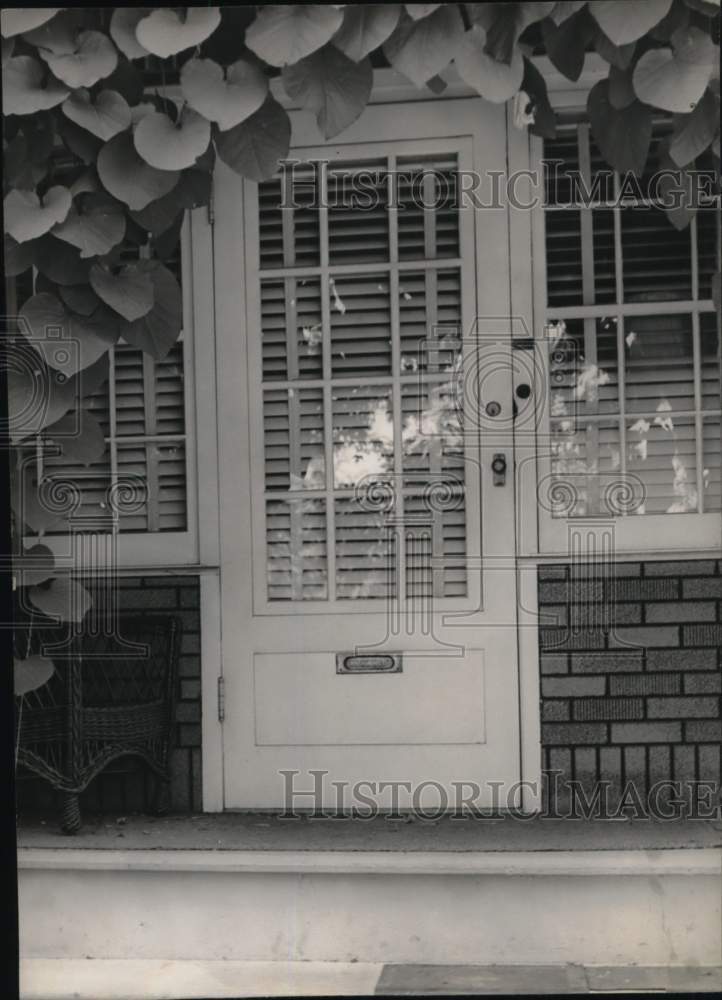 1958 Press Photo Entrance to Schenectady, New York home of William F. Brandt - Historic Images