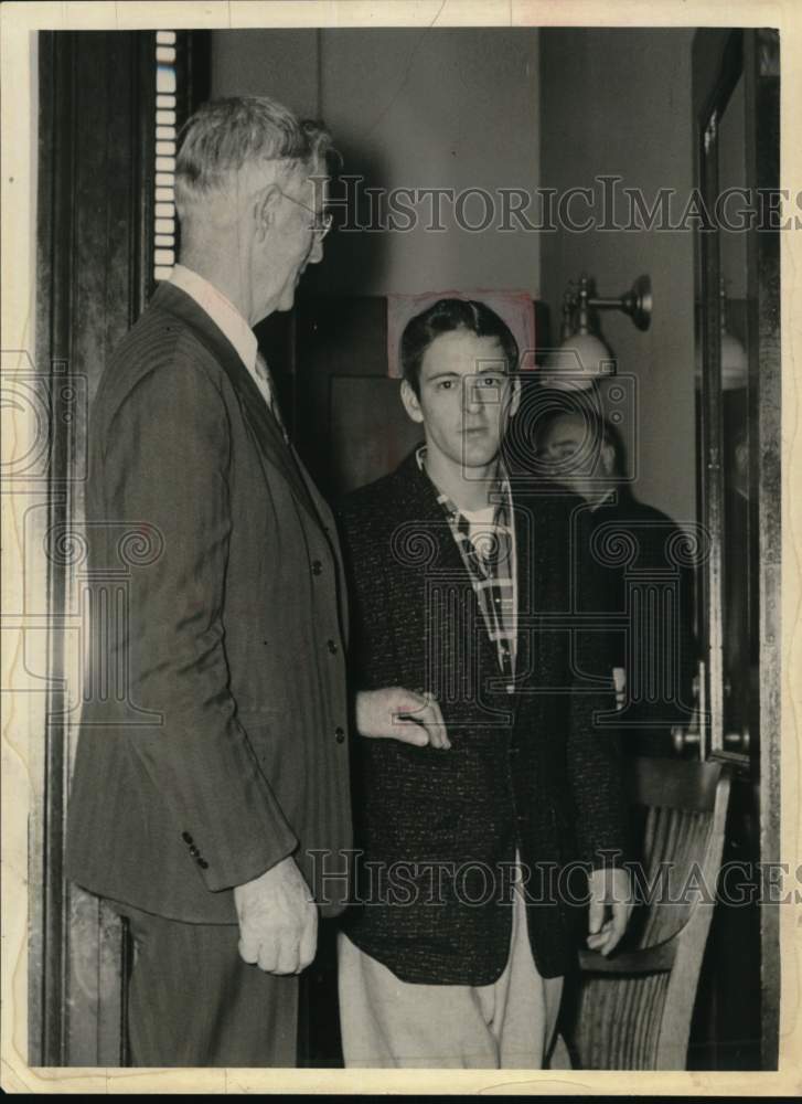 1960 Press Photo Jeremiah Brior arrested for assault in Albany, New York - Historic Images