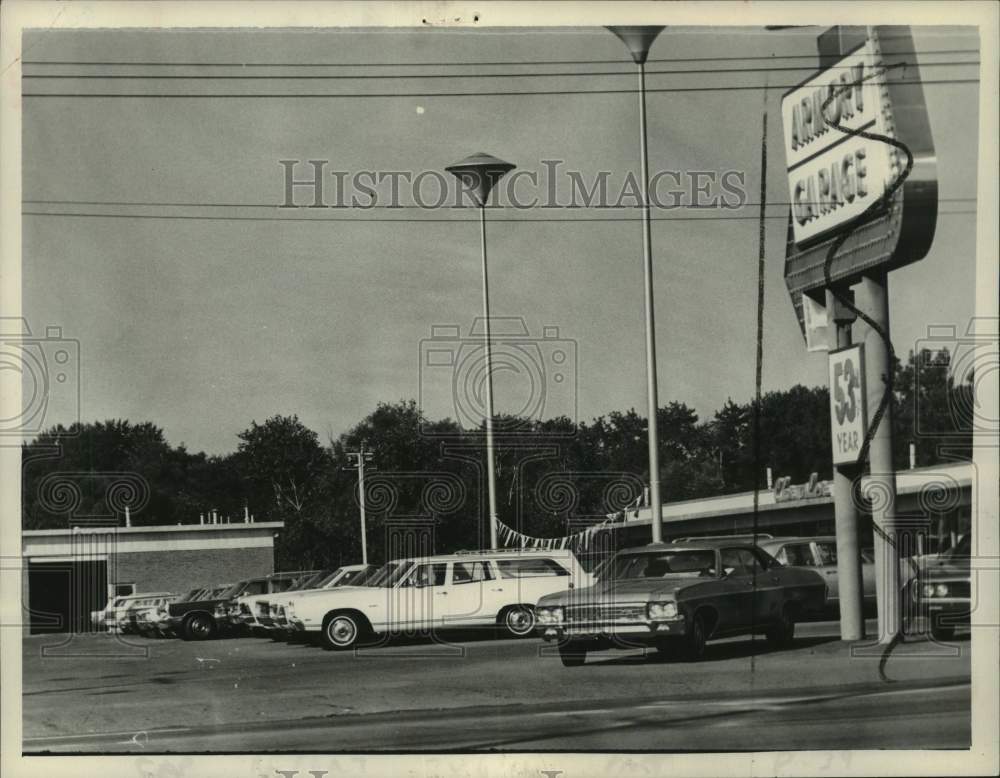 1971 Press Photo Armory Garage auto dealership in Albany, New York - Historic Images