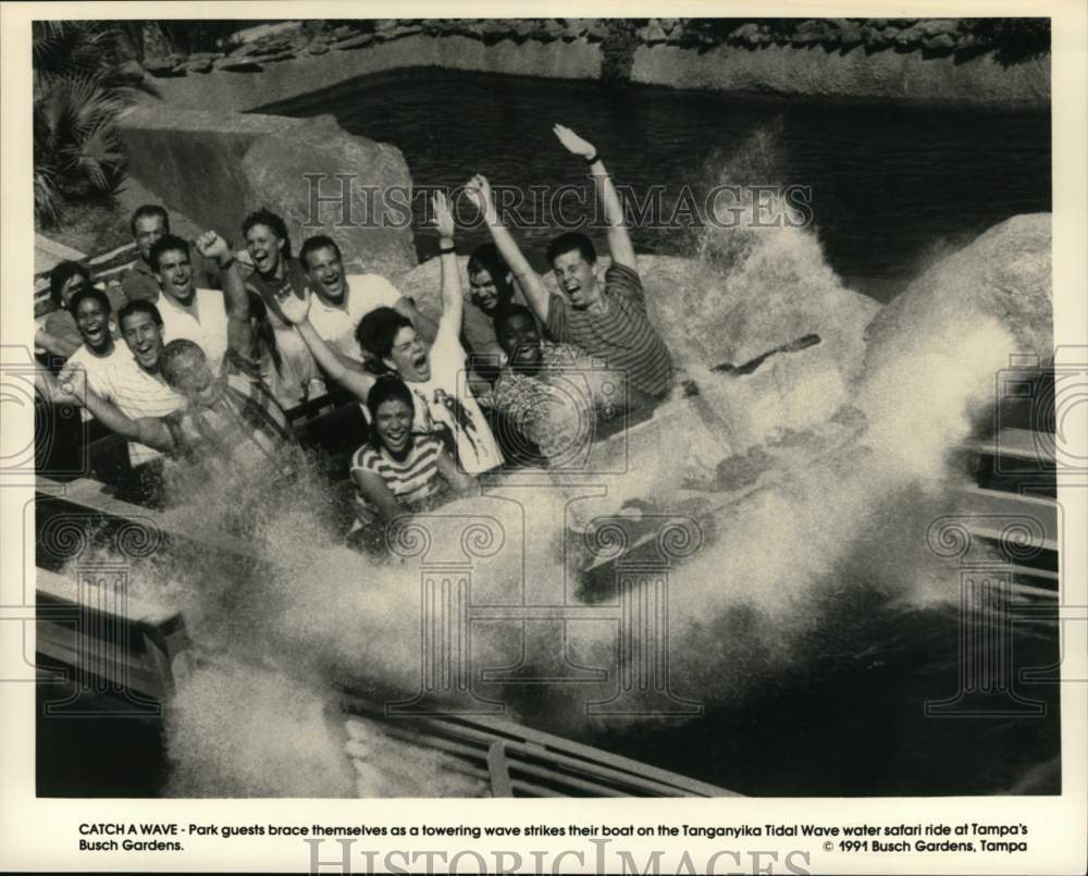 1991 Press Photo Tanganyika Tidal Wave ride at Busch Gardens, Tampa, Florida - Historic Images