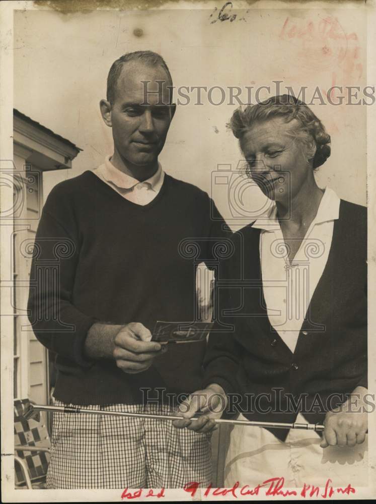 1960 Press Photo Golf tournament champions pose at Schuyler Meadows in New York- Historic Images