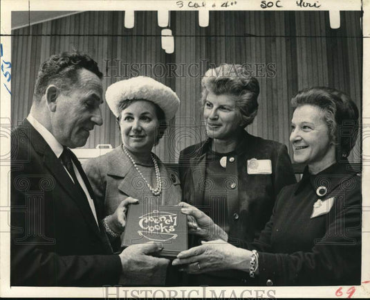 1969 Council of Jewish Women with cookbook in Colonie, New York-Historic Images