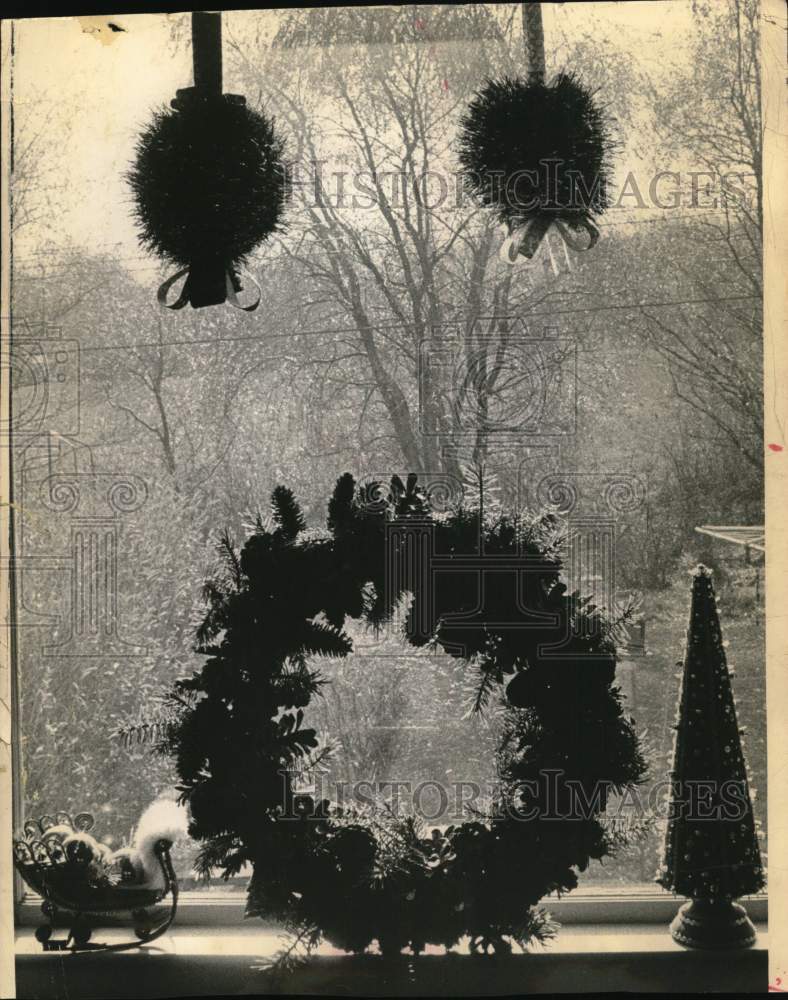 1979 Press Photo Christmas decorations on display in New York - tua75502 - Historic Images