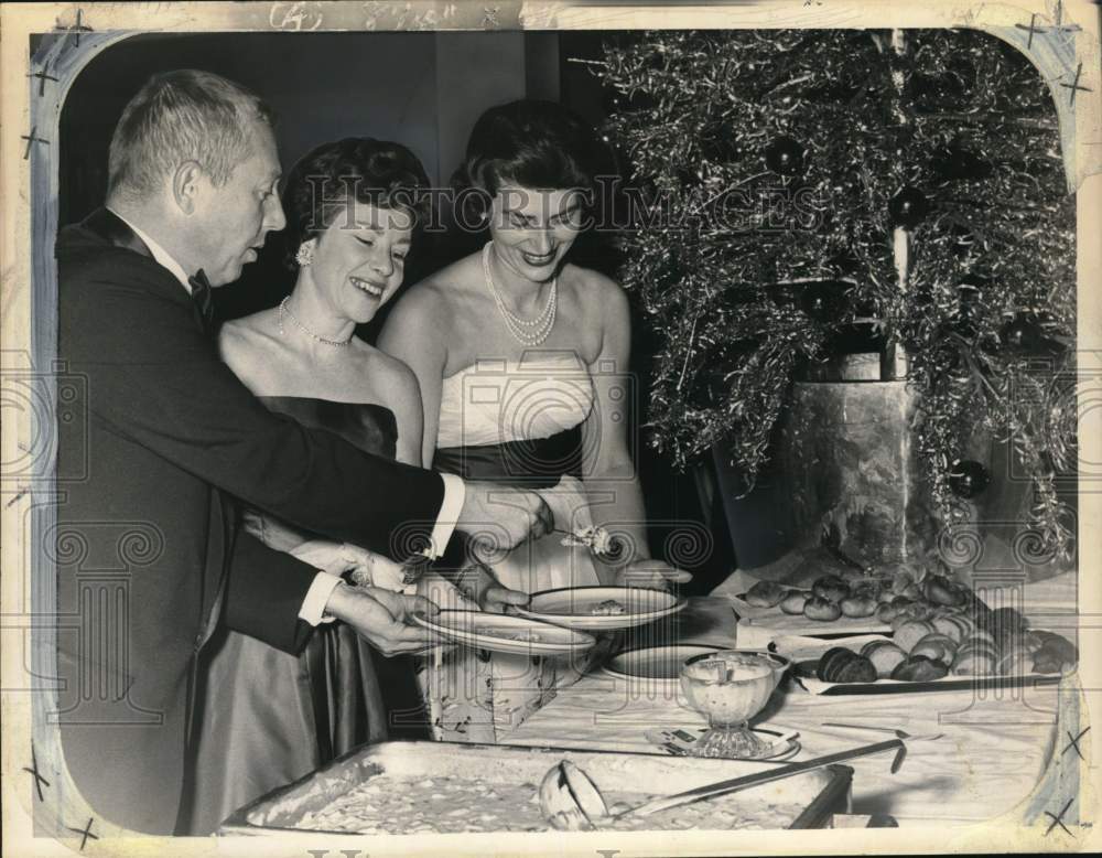 1960 Mr. &amp; Mrs. James Prescott with Mrs. George Wieber Jr., New York-Historic Images