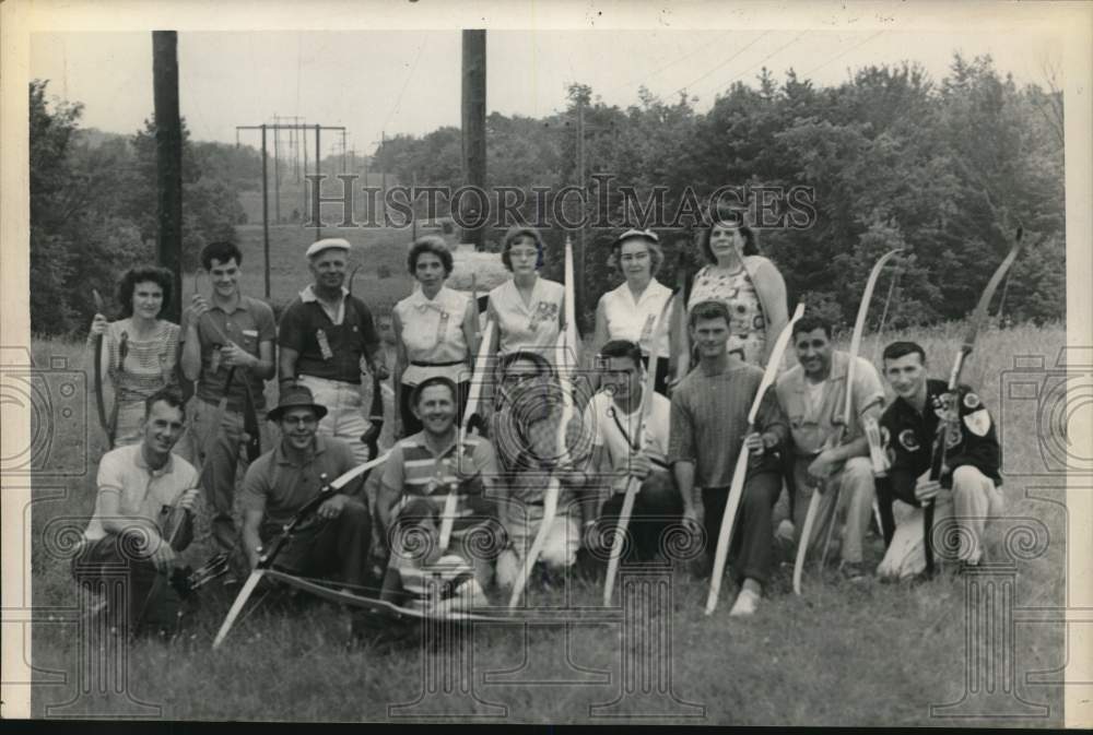 1962 Press Photo Group of archers poses in New York field - tua81125 - Historic Images