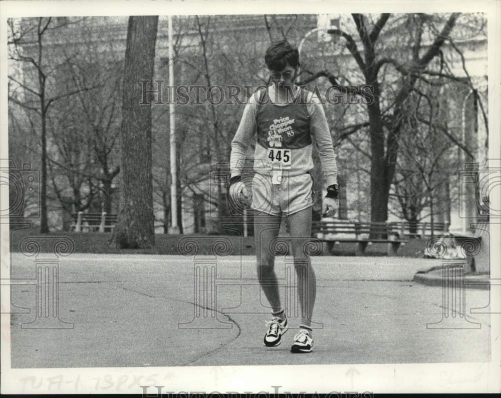 1983 Press Photo Runner in Chopperthon race in Albany, New York - tua81234 - Historic Images