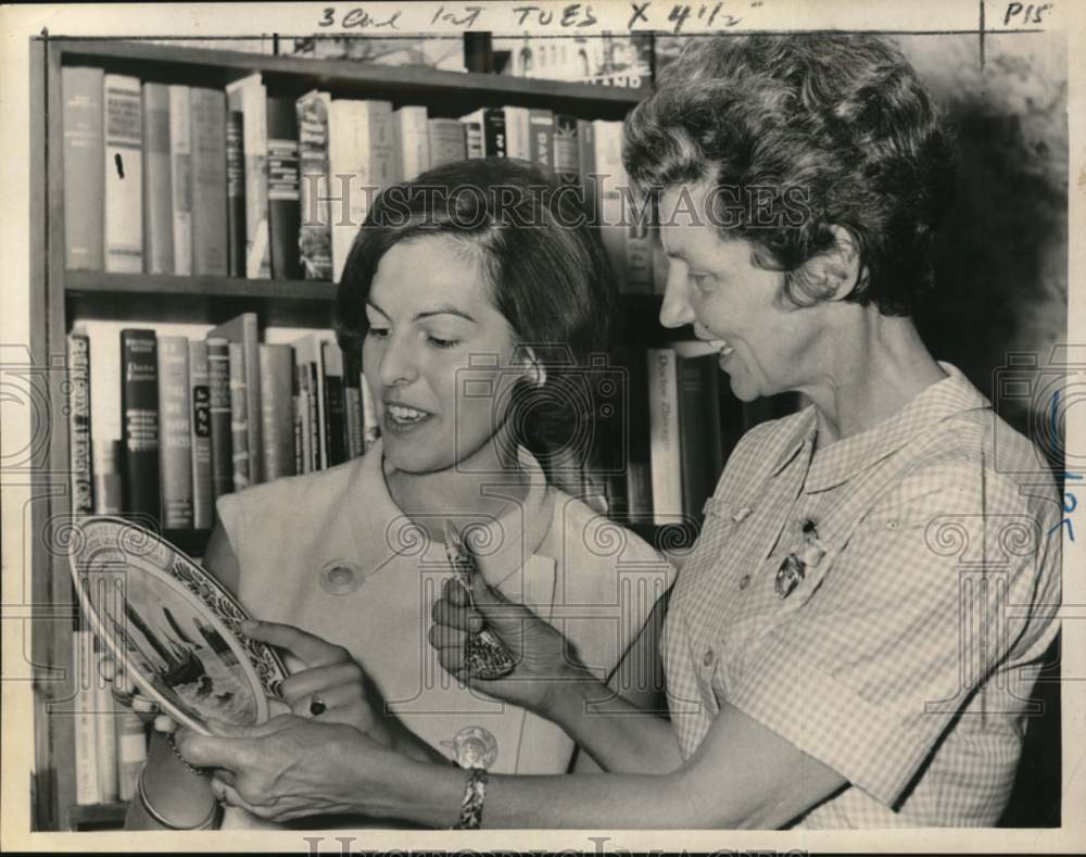 1965 Josephine Dagneaux with Mrs. Samuel Hazelton in New York-Historic Images