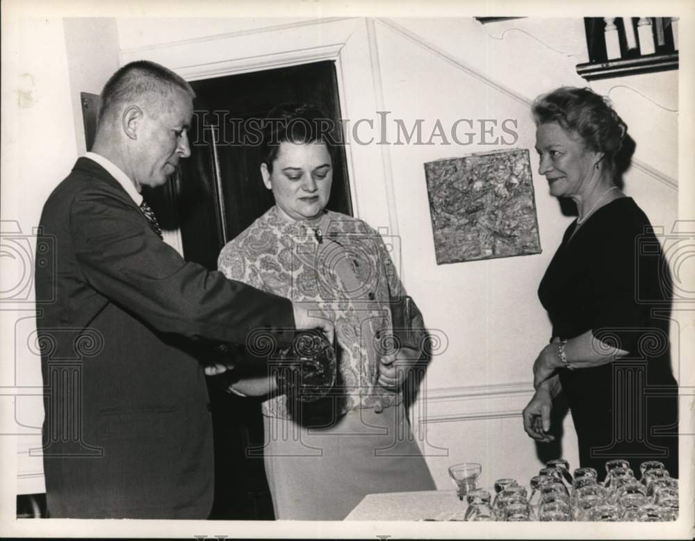 1961 Group chats at Art Show Society event in Albany, New York-Historic Images