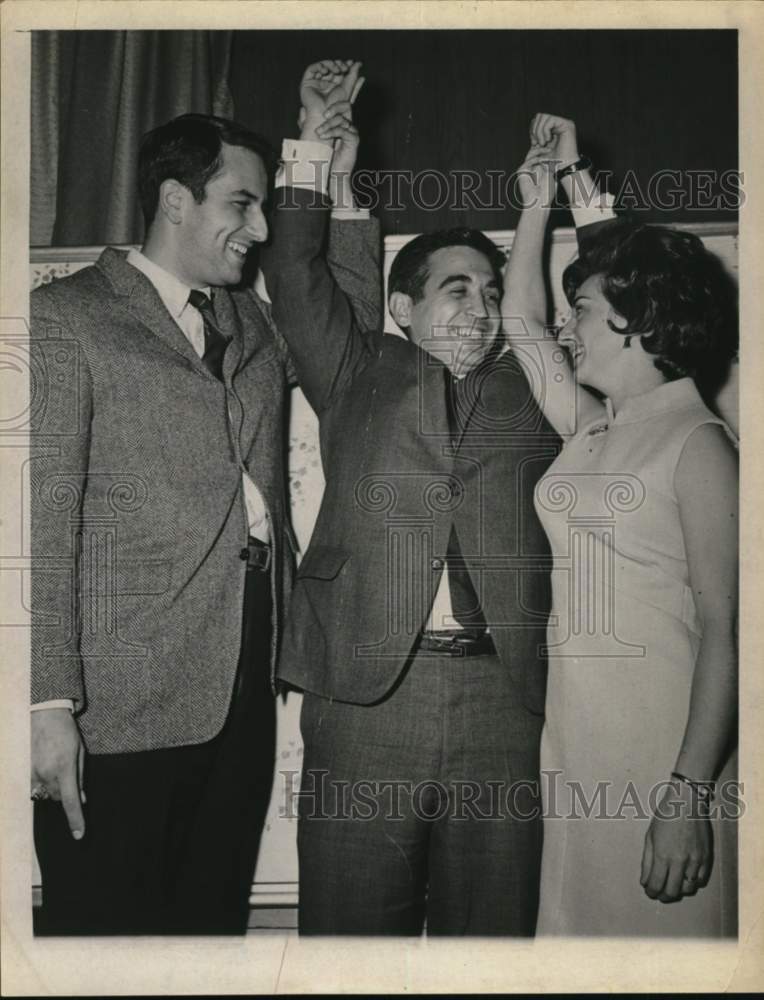 1968 Mr. &amp; Mrs. Arnold Proskin celebrate with colleague in New york-Historic Images