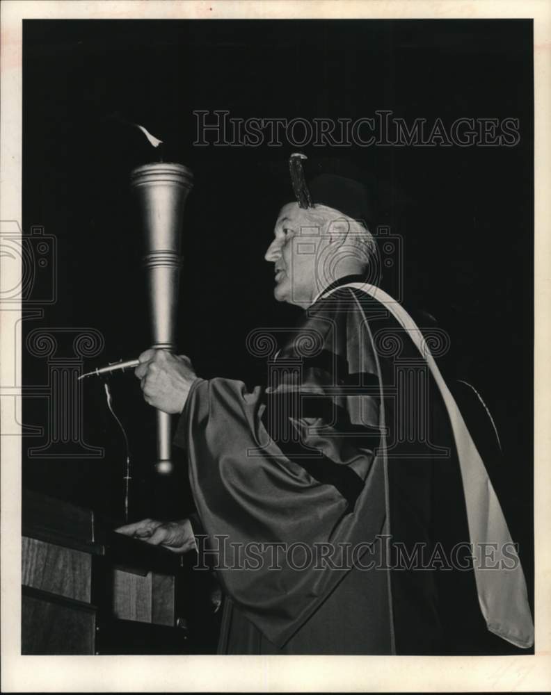 1969 Press Photo Dr. Evan R. Collins, State University of New York, Albany- Historic Images