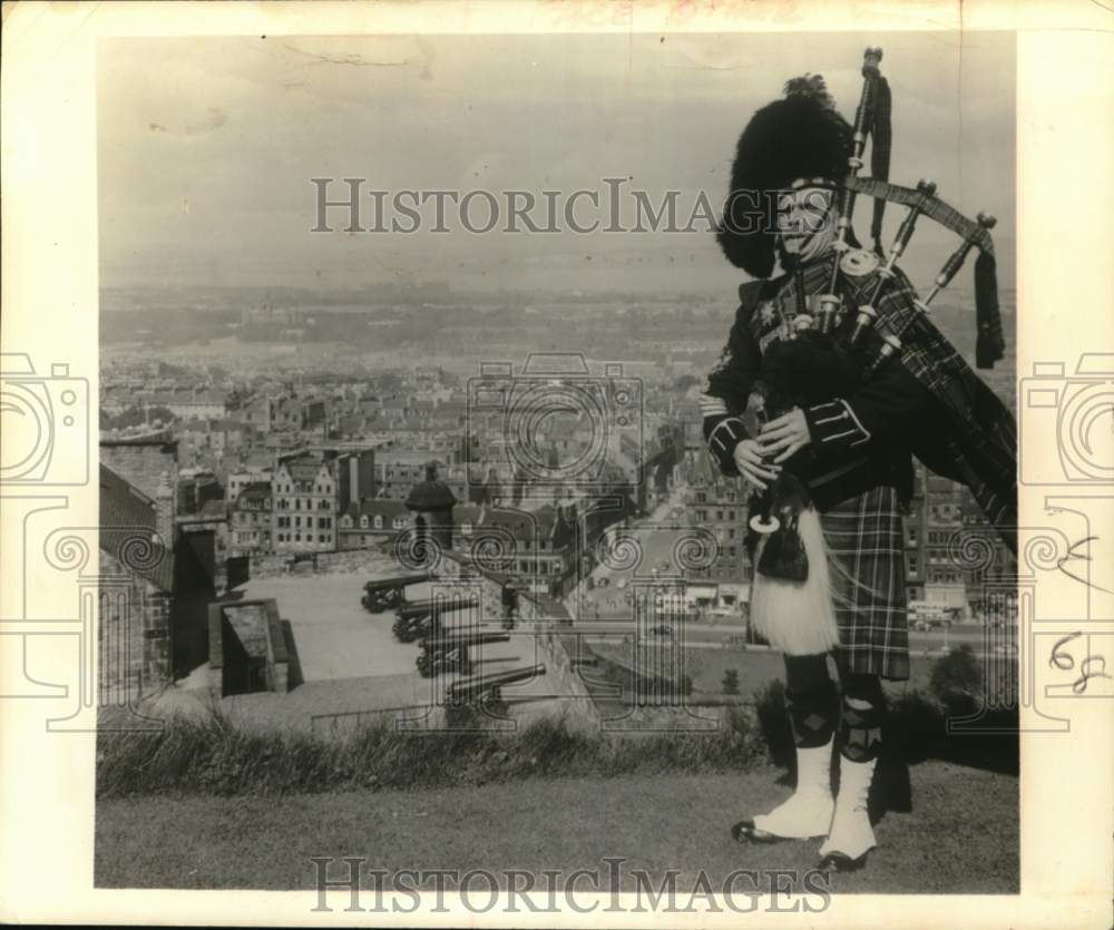 1963 Bagpipe member of the Black Watch Regimental Band of Scotland-Historic Images