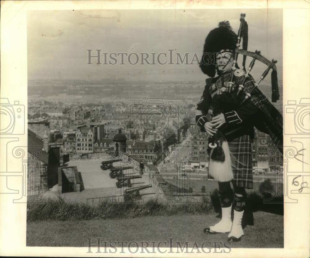1963 Bagpipe member of the Black Watch Regimental Band of Scotland-Historic Images