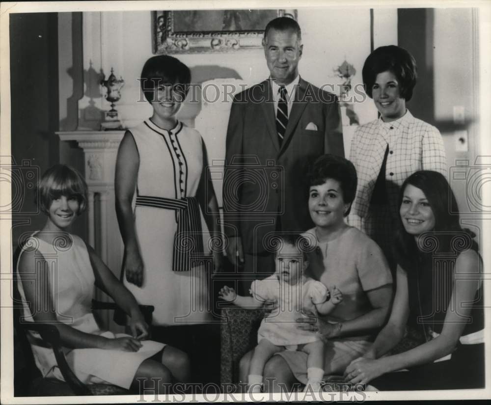 1968 Vice President Spiro T. Agnew with family in Washington-Historic Images