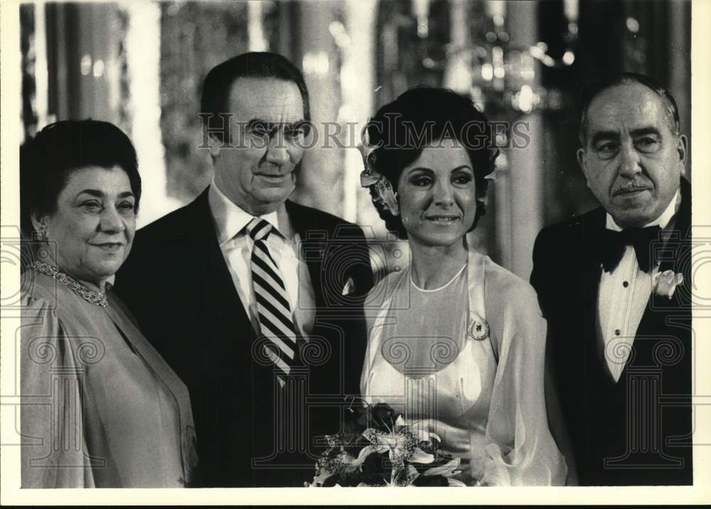 Press Photo Hugh Carey weds Evangeline Gouletas in New York - tua87787- Historic Images