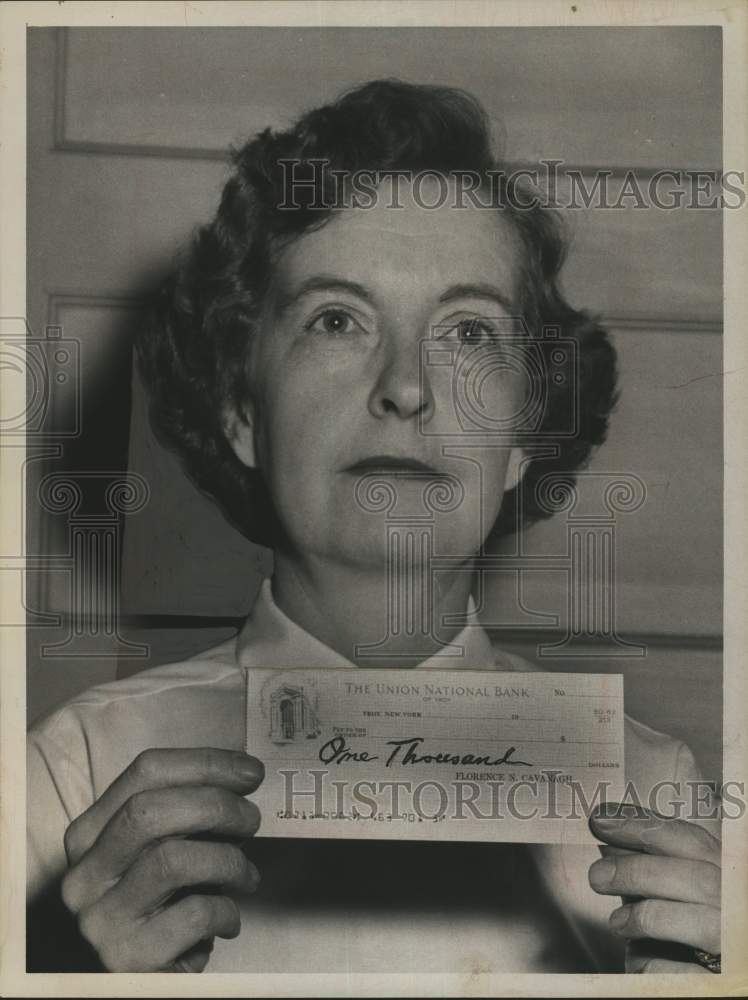 1961 Mrs. Luke Cavanaugh with reward offer in New York-Historic Images
