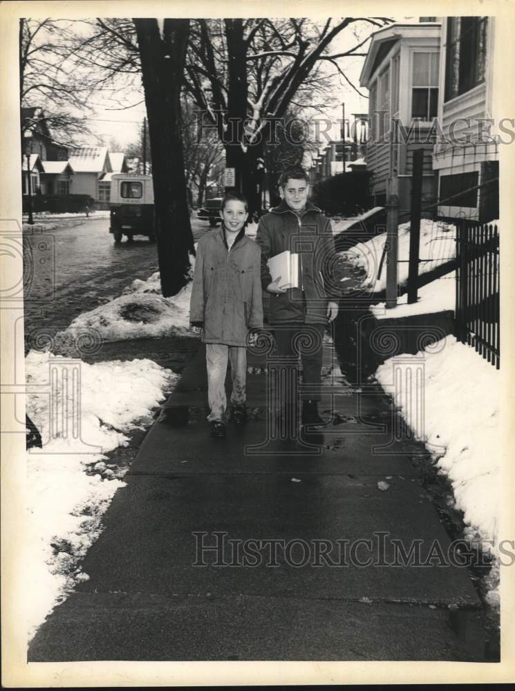 1961 John Hart &amp; Francis Casey on sidewalk in New York-Historic Images