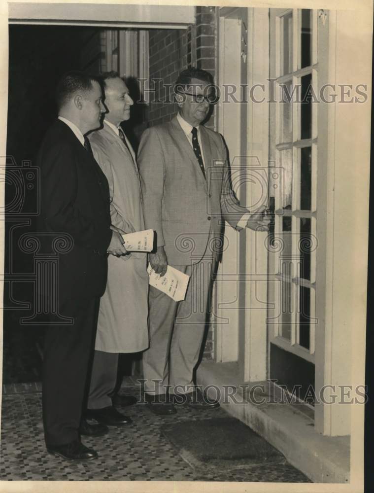 1967 E. David Duncan with colleagues in New York-Historic Images
