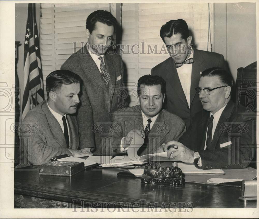 1959 Police officers discuss fingerprinting in New York-Historic Images
