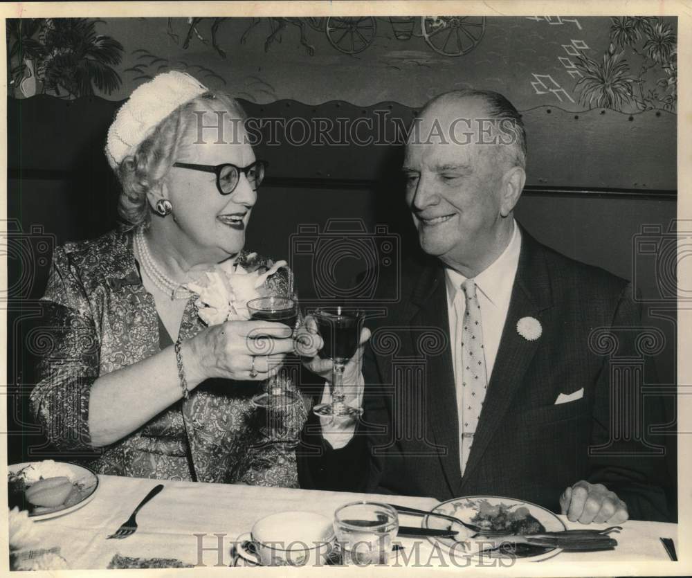 1963 Press Photo Mr. & Mrs. Frank J. Dillon on 50th anniversary in New York- Historic Images