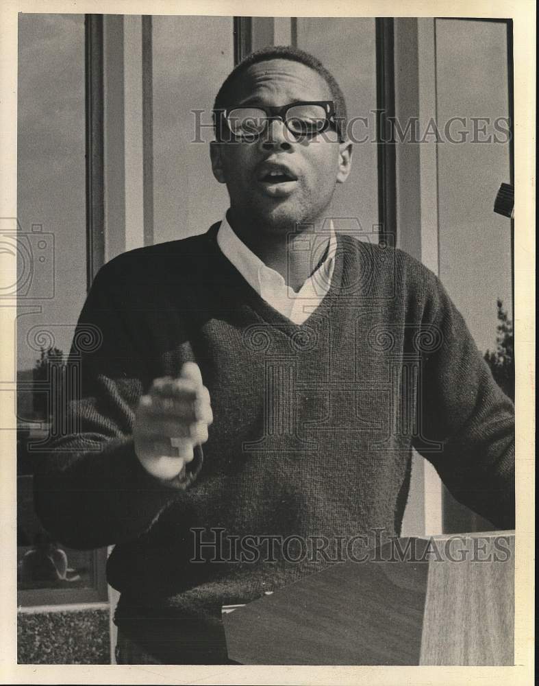 1968 Norman Early speaks at university in Albany, New York-Historic Images