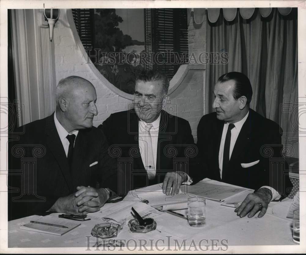 1962 Carter Hotels officials meet at Hotel Dixie in New York City-Historic Images