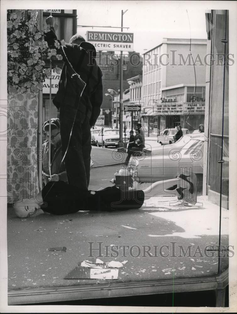 1965 Crew measures window at D'Jimas Fur store in Albany, New York-Historic Images