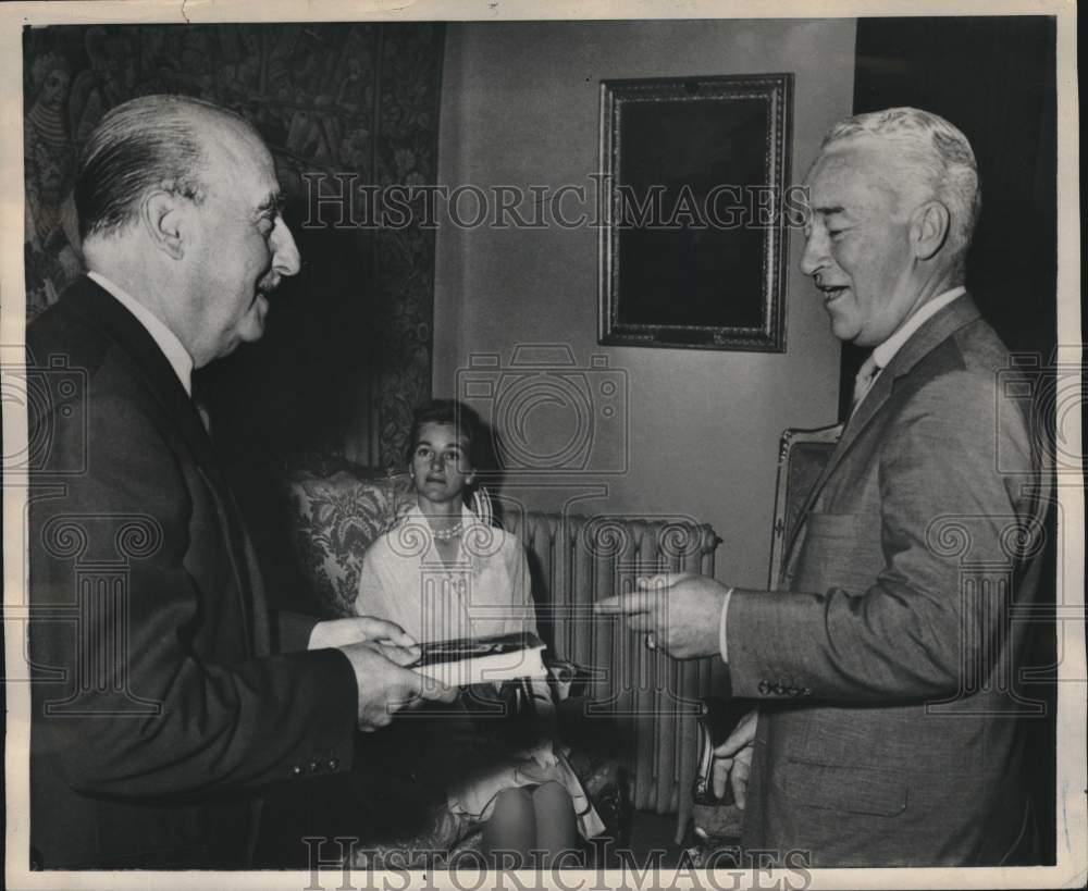 1962 Generalissimo Francisco Franco chats during meeting-Historic Images