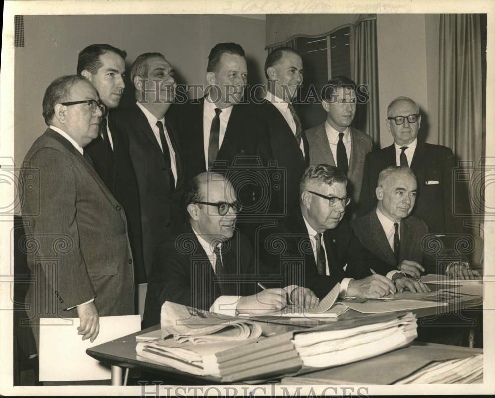 1965 Executives at Albany Executive House closing-Historic Images