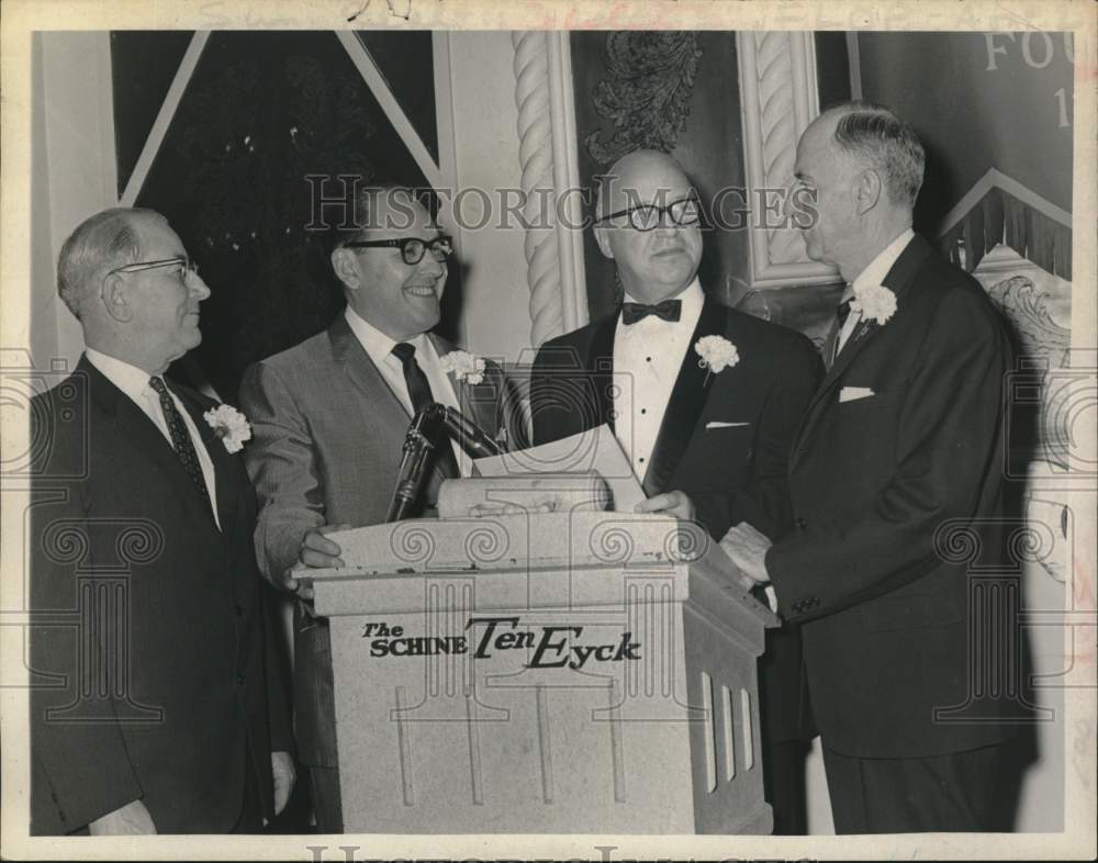 1967 Press Photo Albany Board of Realtors elects officers at meeting in New York - Historic Images