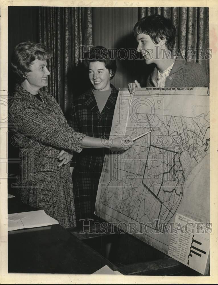 1966 League of Women voters members study map in New York-Historic Images