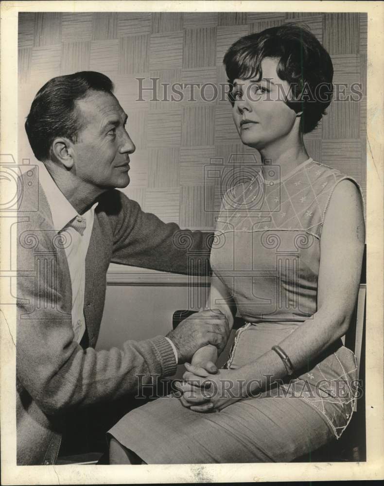 1962 Jeffrey Lynn &amp; Wanda Hendrix star in the play &quot;Critic&#39;s Choice&quot;-Historic Images