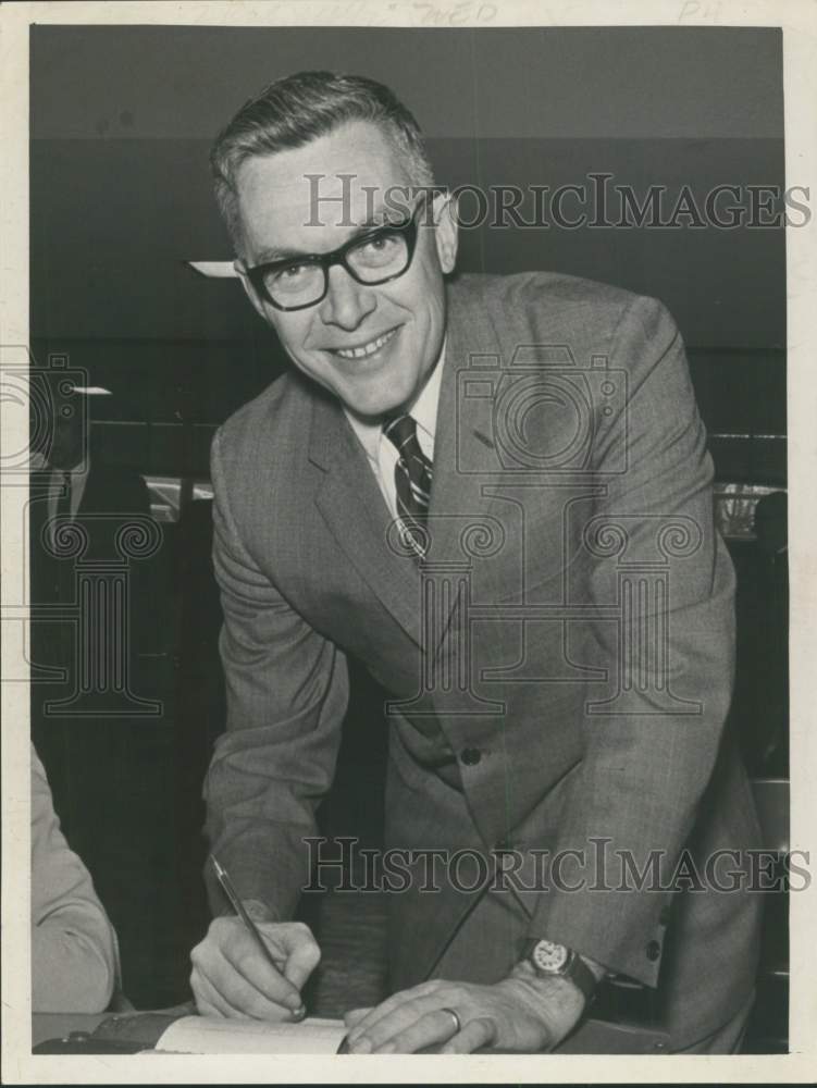 1967 Richard DeGraff signs voting register in Albany, New York-Historic Images