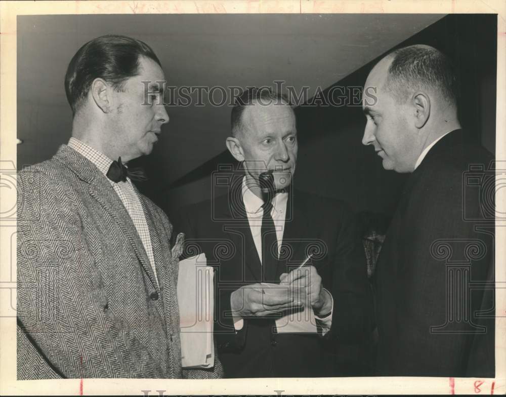 1967 Press Photo W.H. Ferry with colleagues in New York - tub00577- Historic Images