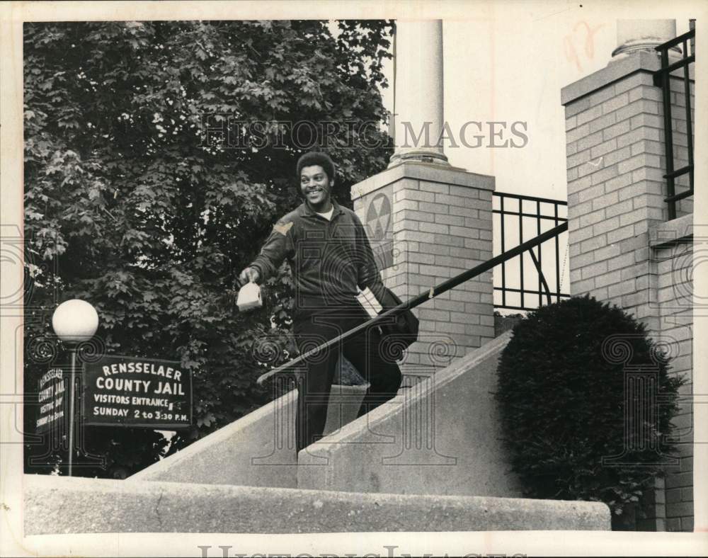 1969 Faith Evans outside Rensselaer County Jail, Troy, New York-Historic Images
