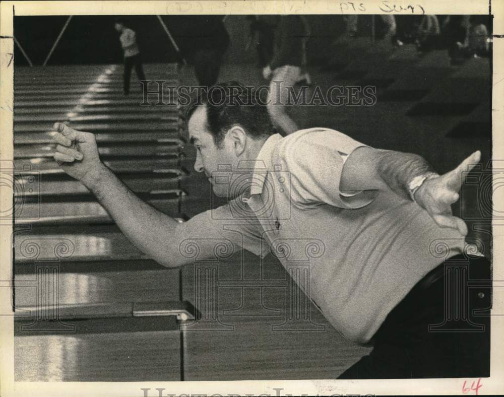 1968 Press Photo John Germann at bowling alley in New York - tub02020- Historic Images