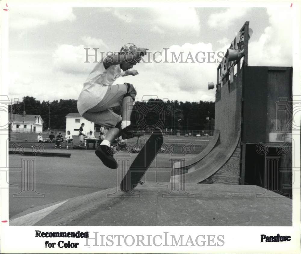 Press Photo Skateboarder Carl Schultz in Saratoga, New York - tub08208 - Historic Images