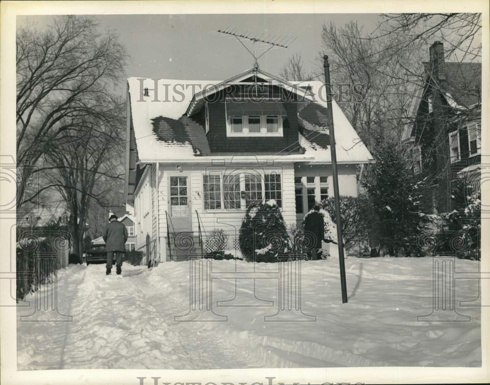 1964 Press Photo Albany, New York home of Robert Huba on Manning Boulevard - Historic Images