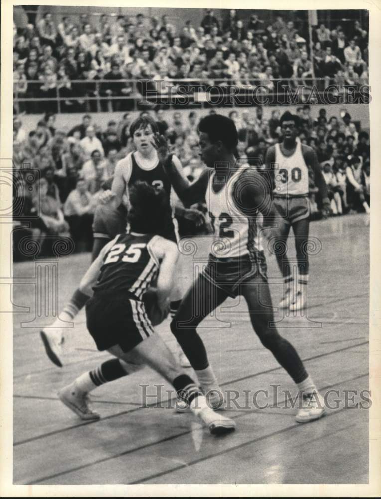 Press Photo Philip Schuyler & Hudson Falls High Schools Play Basketbal