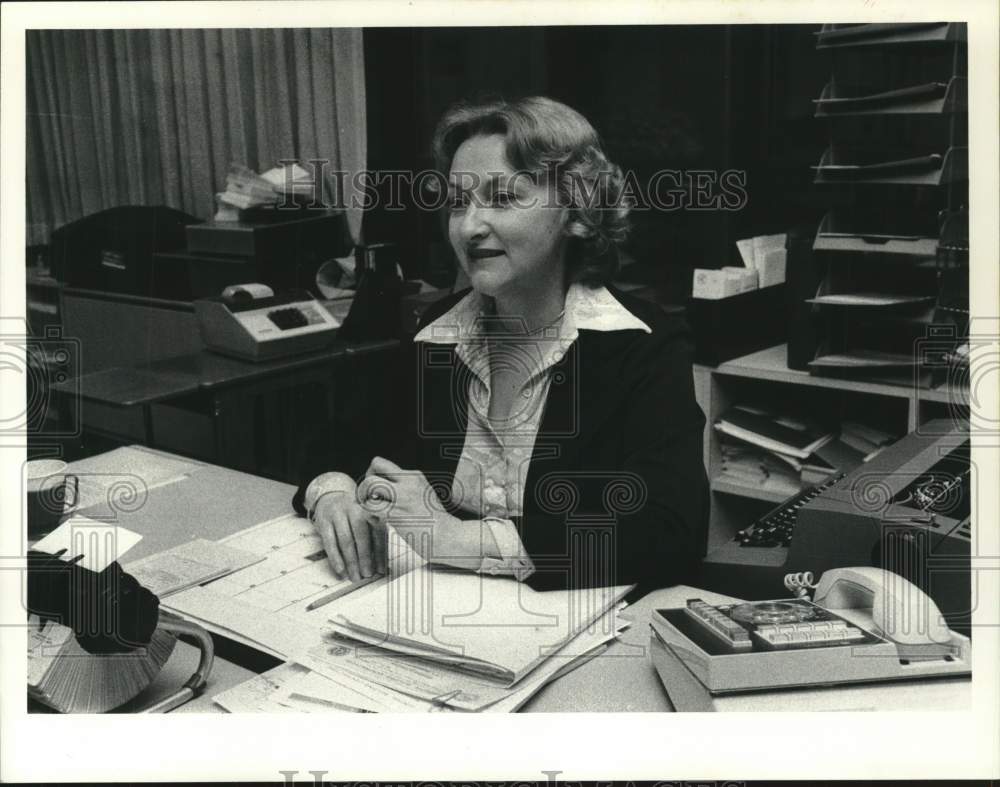 1979 Press Photo Marcia Gryzbowski in her office - tub14120 - Historic Images