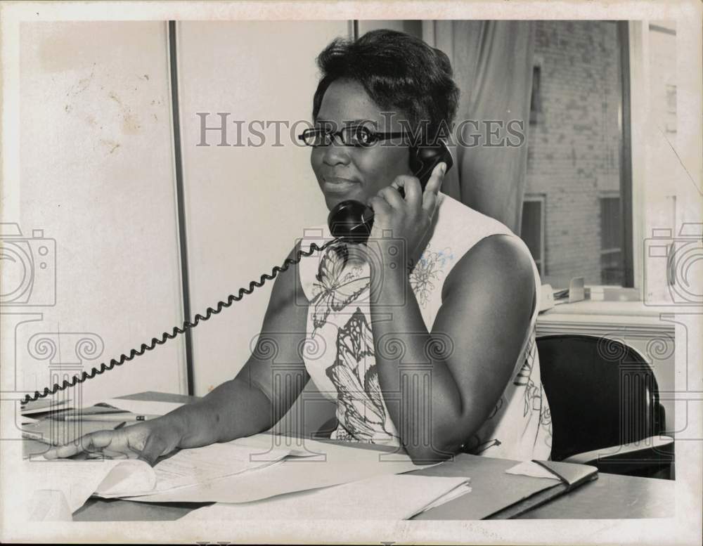 1968 Press Photo Harriet Tucker in Office - tub31679- Historic Images